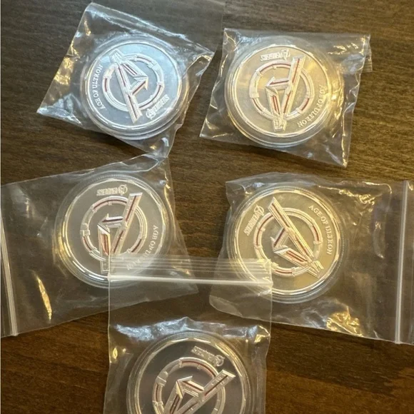 Marvel Superhero Collectible Coins - Picture 2 of 3